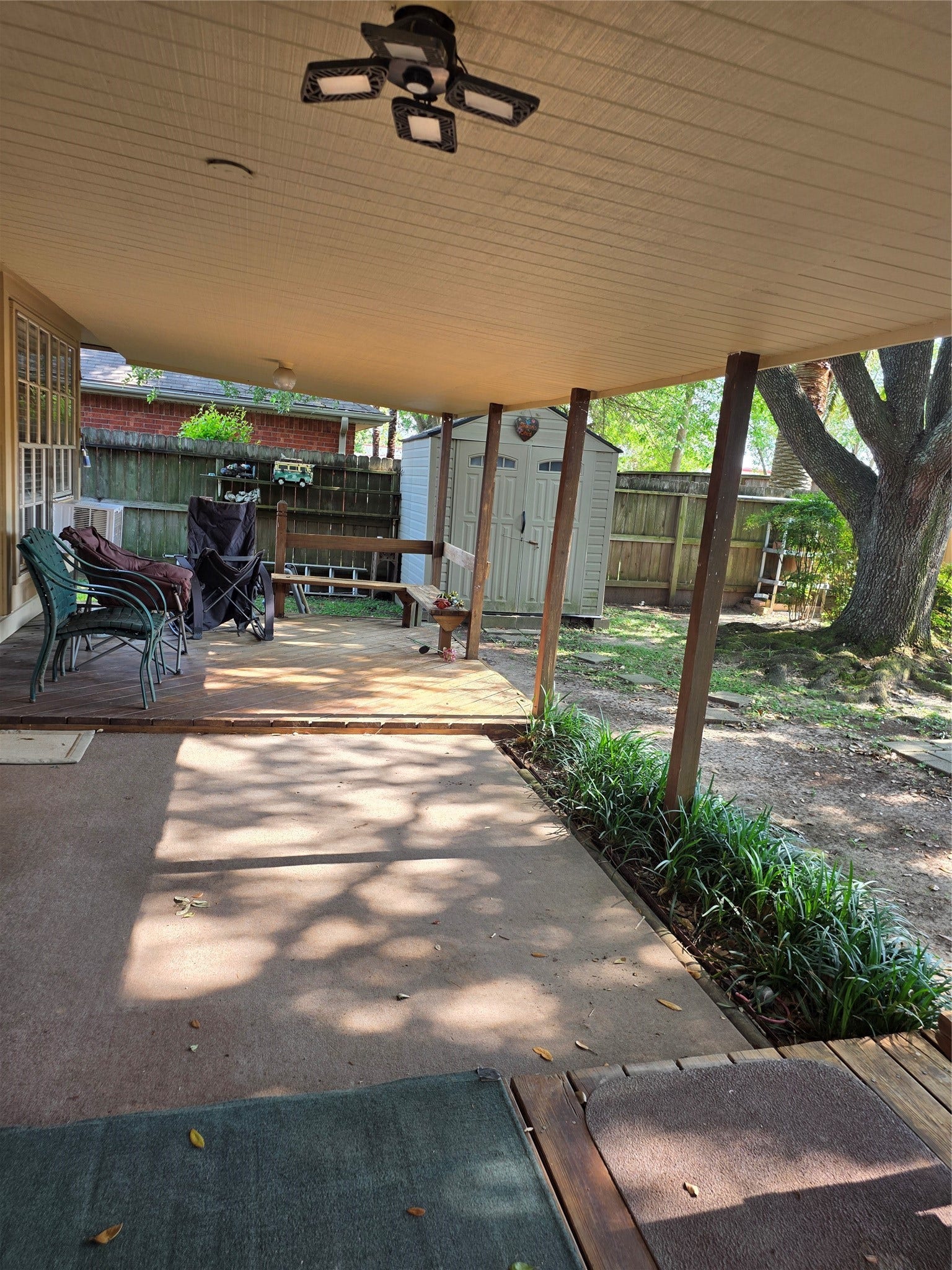 3909 Regency Drive, Deer Park, TX 77536 3909 Regency Drive, Deer Park, TX 77536