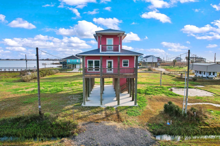 Property photo for 1042 N Margaret Road, Gilchrist, TX