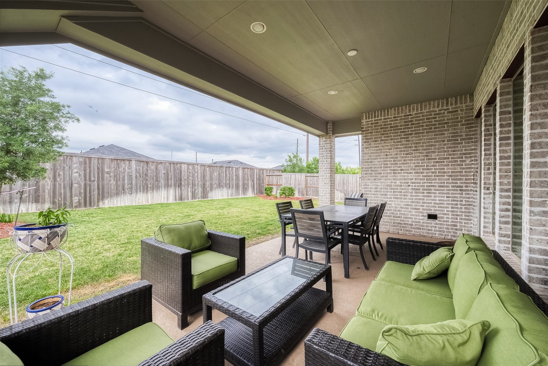 29042 Hauter Way, Fulshear, TX 77441 Extended covered patio for outdoor living and entertaining