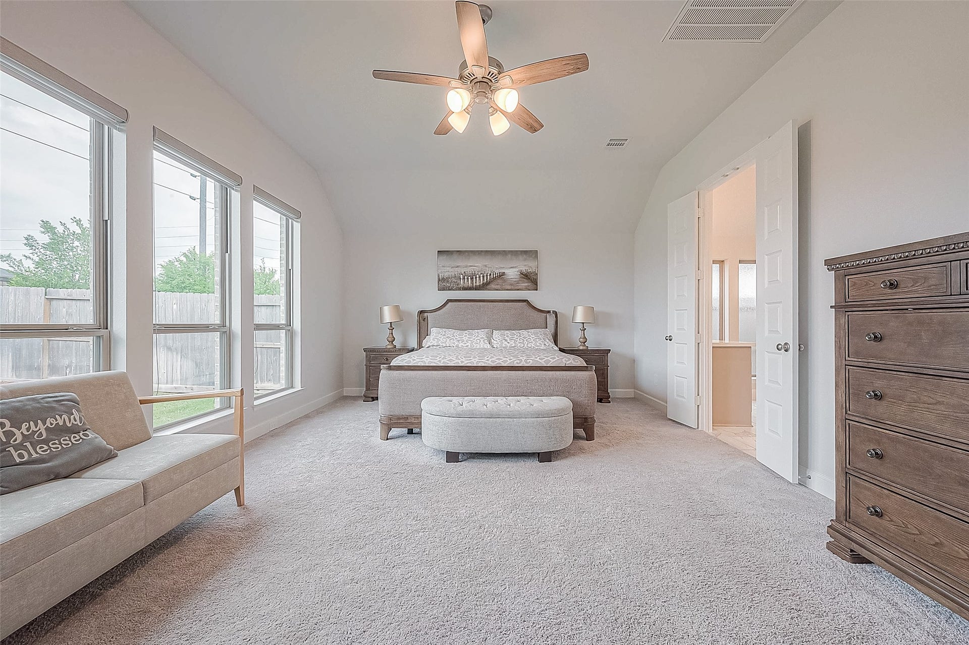 29042 Hauter Way, Fulshear, TX 77441 Spacious primary suite with abundant natural light