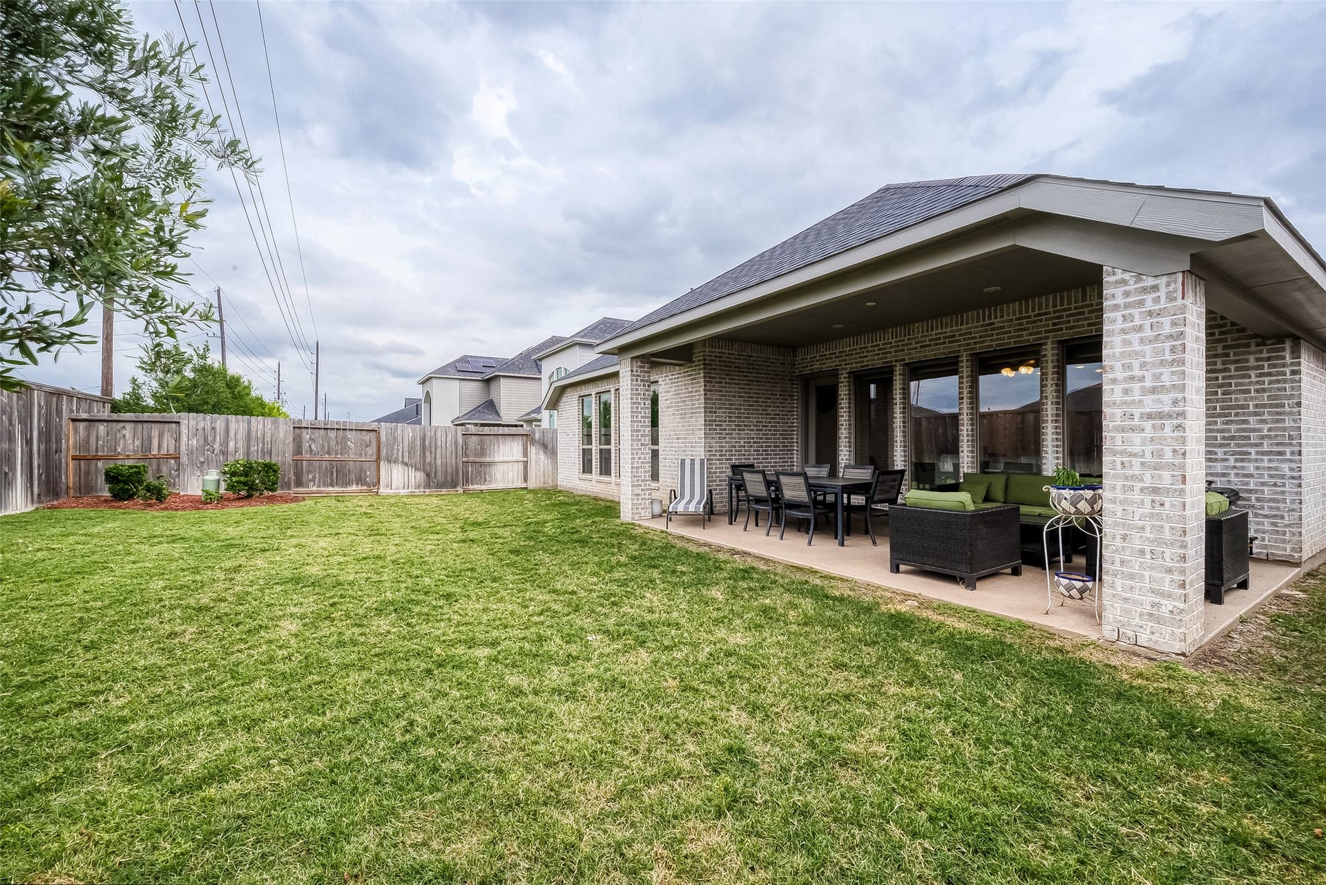29042 Hauter Way, Fulshear, TX 77441 Spacious backyard with extended covered patio