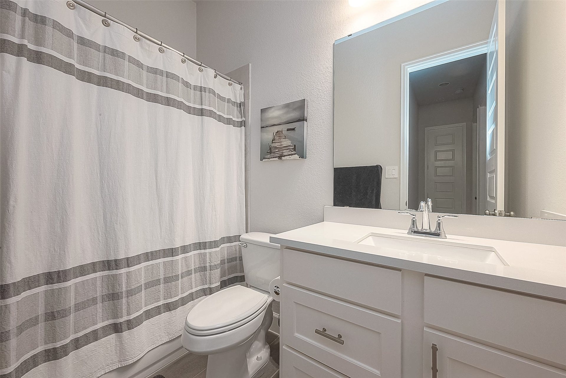 29042 Hauter Way, Fulshear, TX 77441 Additional full bathroom