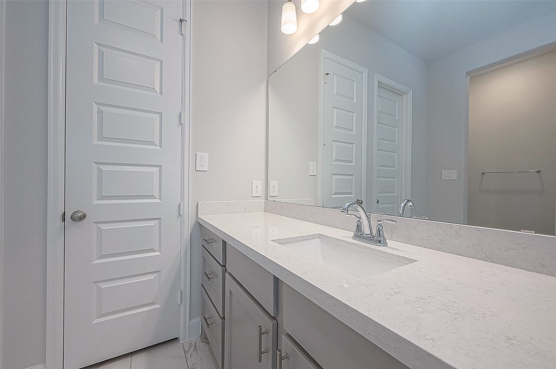 29042 Hauter Way, Fulshear, TX 77441 Dual vanity area with generous storage