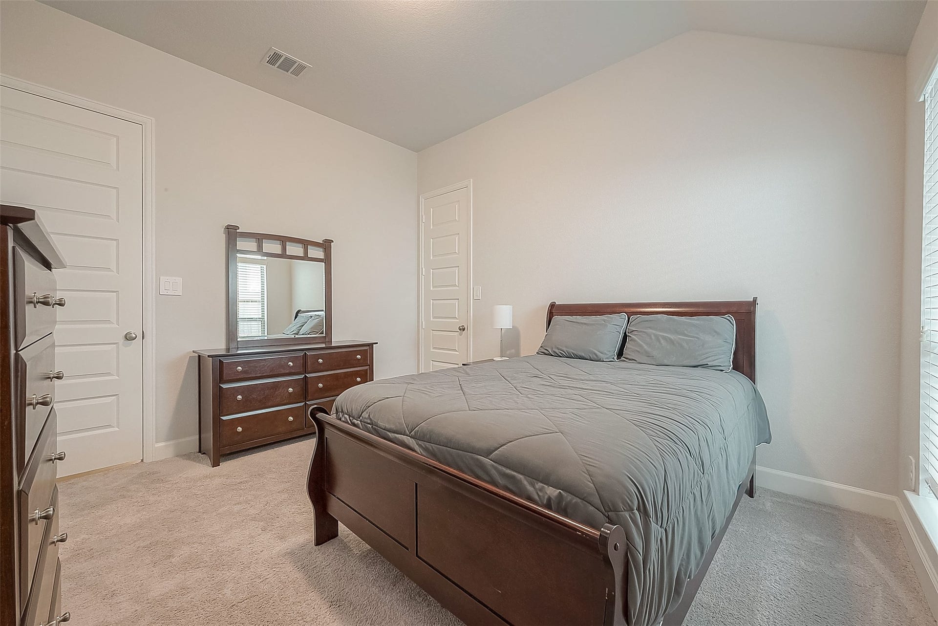 29042 Hauter Way, Fulshear, TX 77441 Spacious secondary bedroom