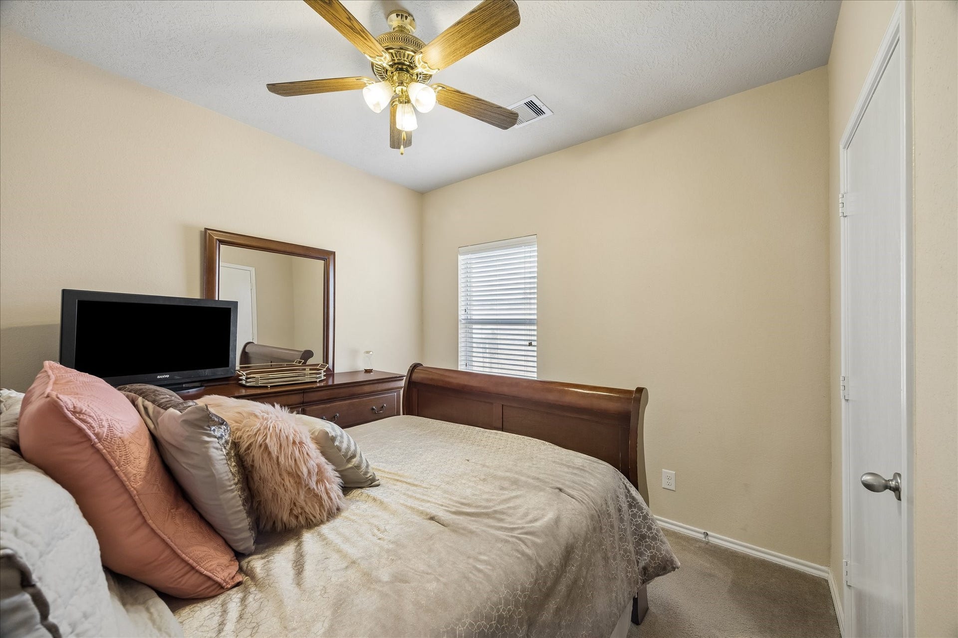 805 Indigo Springs Lane, La Marque, TX 77568 805 Indigo Springs Lane, La Marque, TX 77568