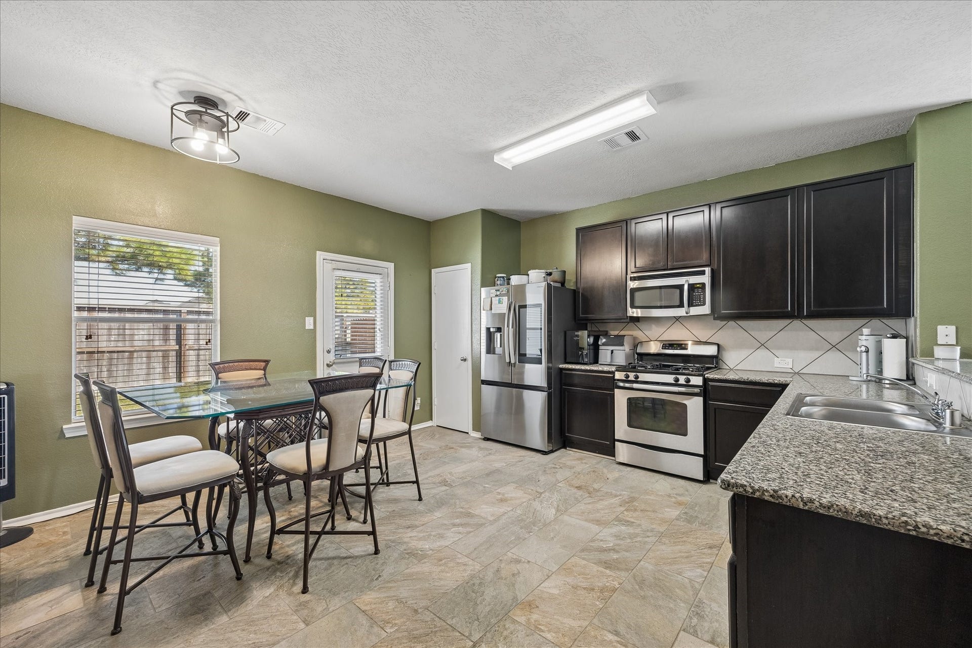 805 Indigo Springs Lane, La Marque, TX 77568 805 Indigo Springs Lane, La Marque, TX 77568
