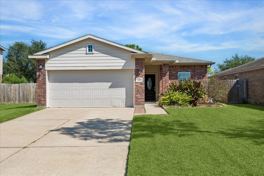 Property photo for 805 Indigo Springs Lane, La Marque, TX