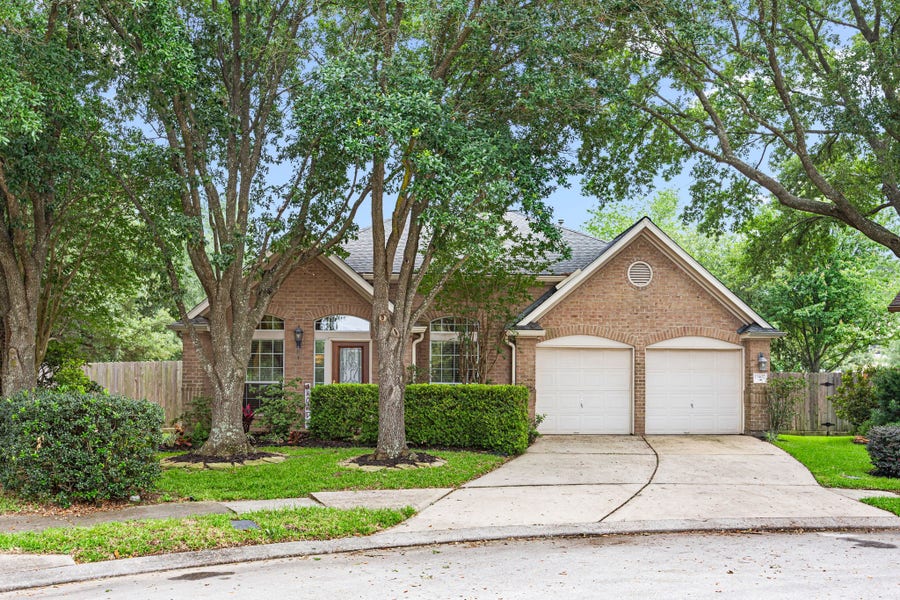 Property photo for 13402 Highland Park Ct, Houston, TX