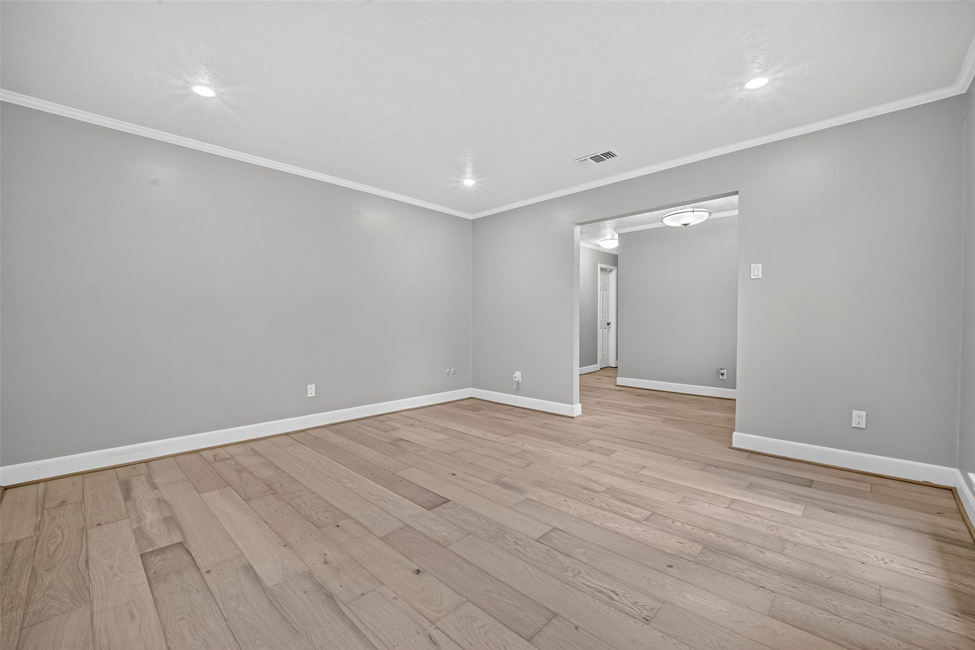 10118 Briar Forest Drive, Houston, TX 77042