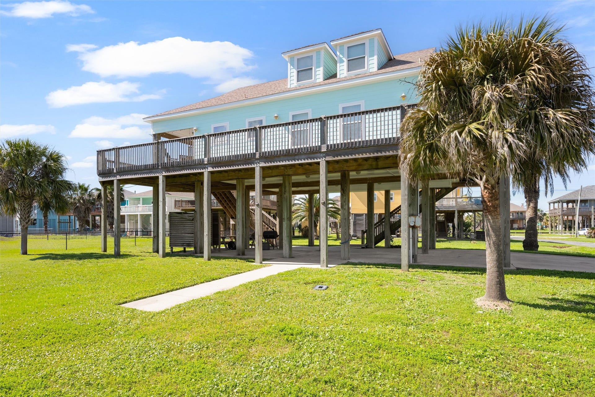 2011 Vista, Crystal Beach, TX 77650 2011 Vista, Crystal Beach, TX 77650