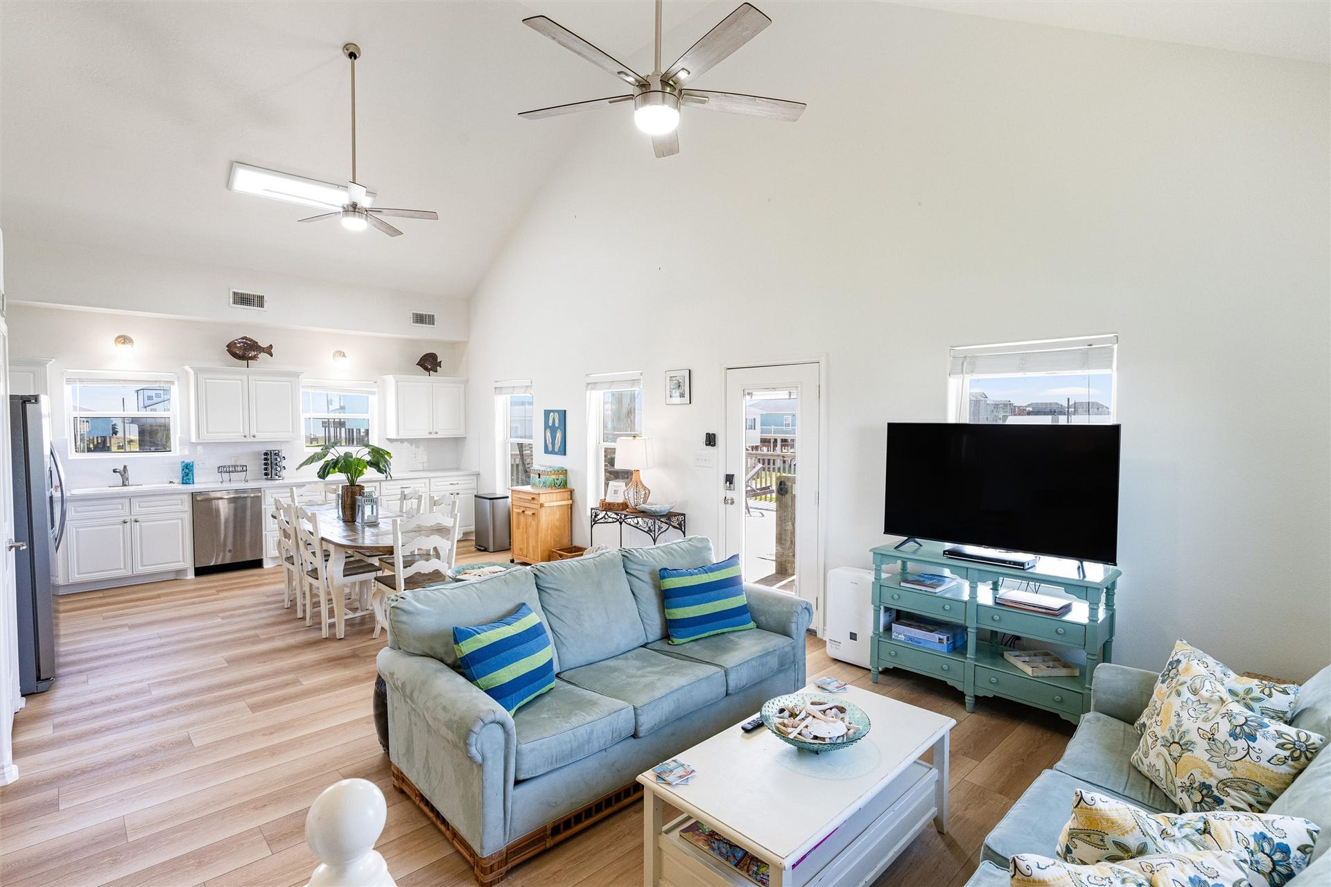 2011 Vista, Crystal Beach, TX 77650 2011 Vista, Crystal Beach, TX 77650