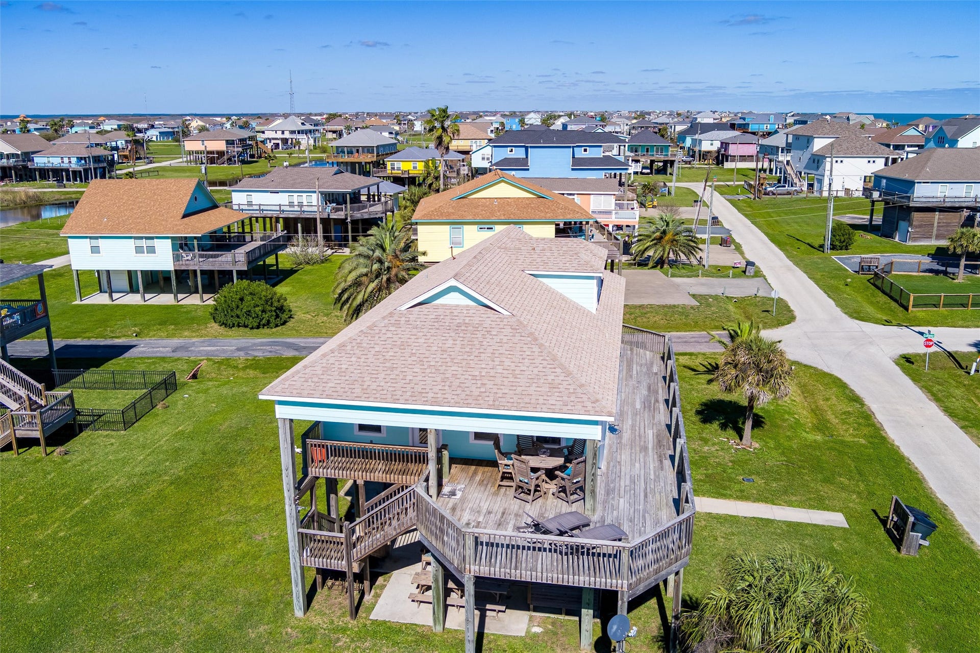 2011 Vista, Crystal Beach, TX 77650 2011 Vista, Crystal Beach, TX 77650