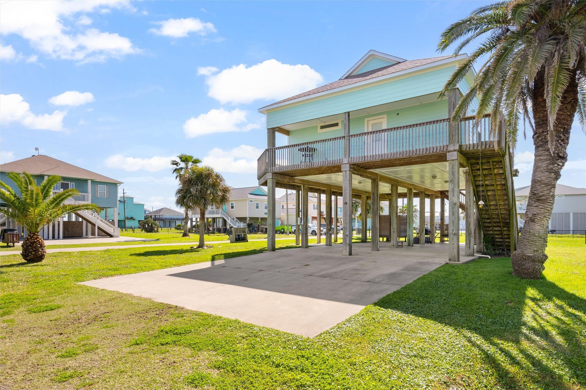 2011 Vista, Crystal Beach, TX 77650 2011 Vista, Crystal Beach, TX 77650