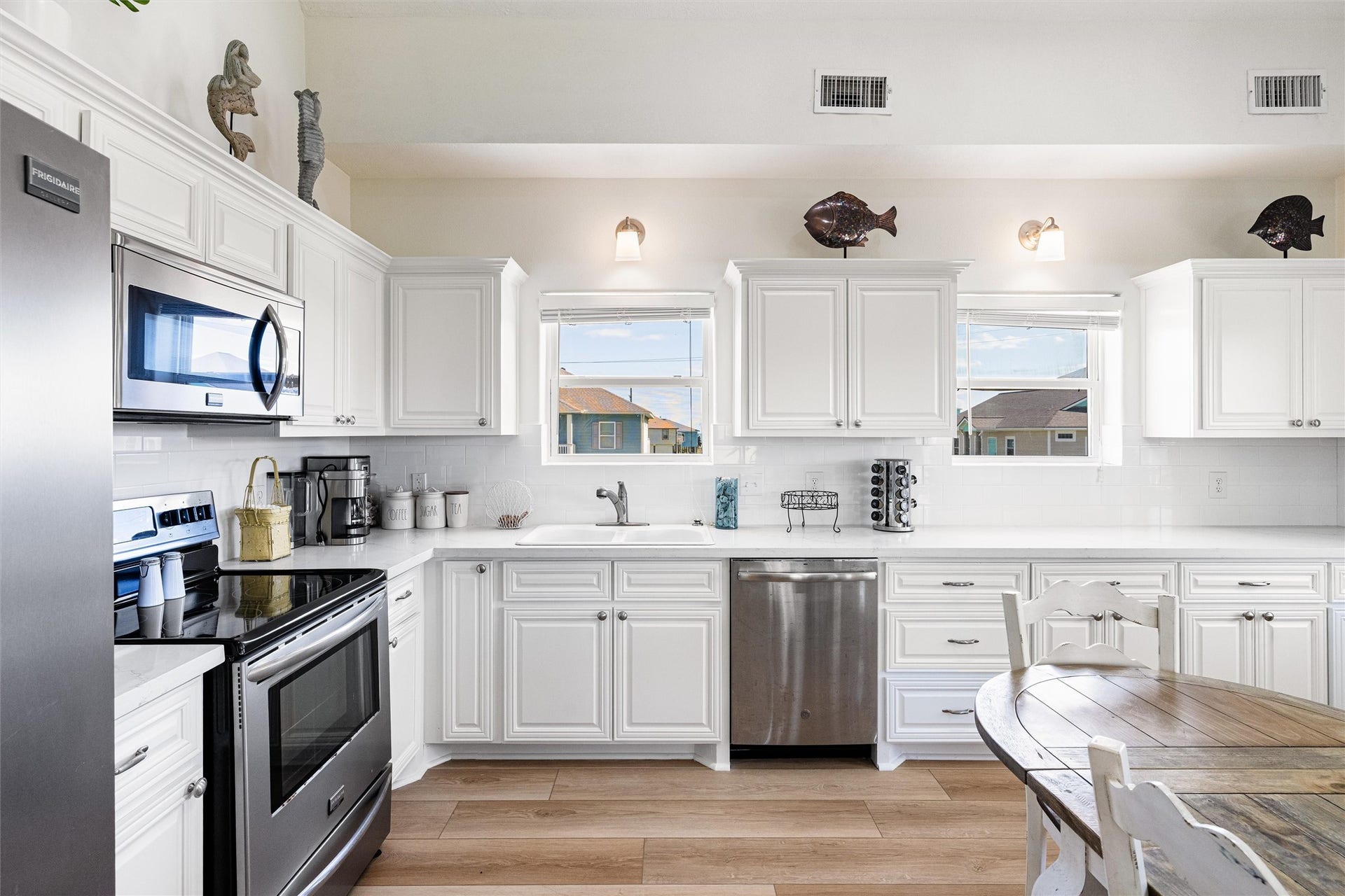 2011 Vista, Crystal Beach, TX 77650 2011 Vista, Crystal Beach, TX 77650