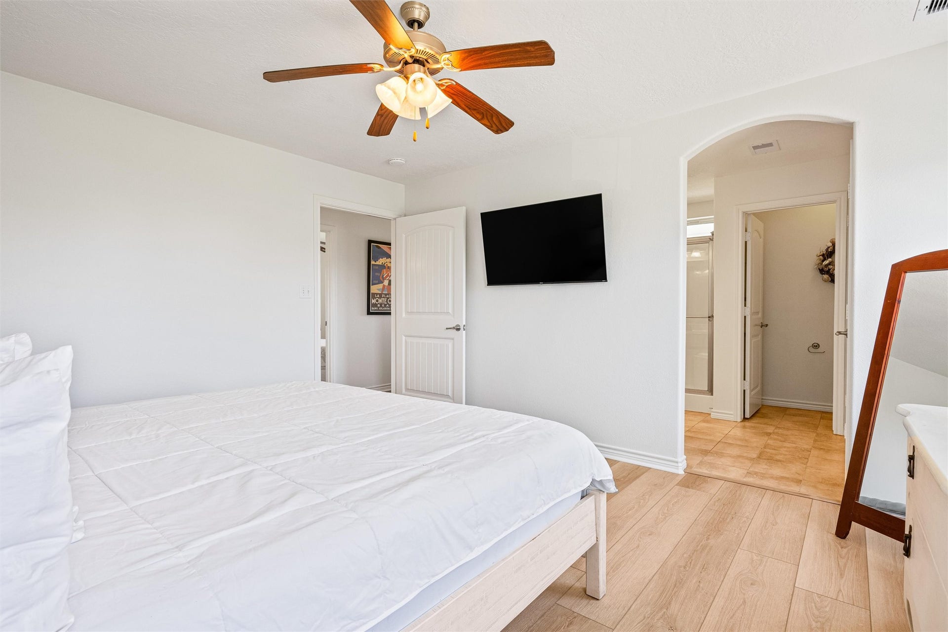 2011 Vista, Crystal Beach, TX 77650 2011 Vista, Crystal Beach, TX 77650
