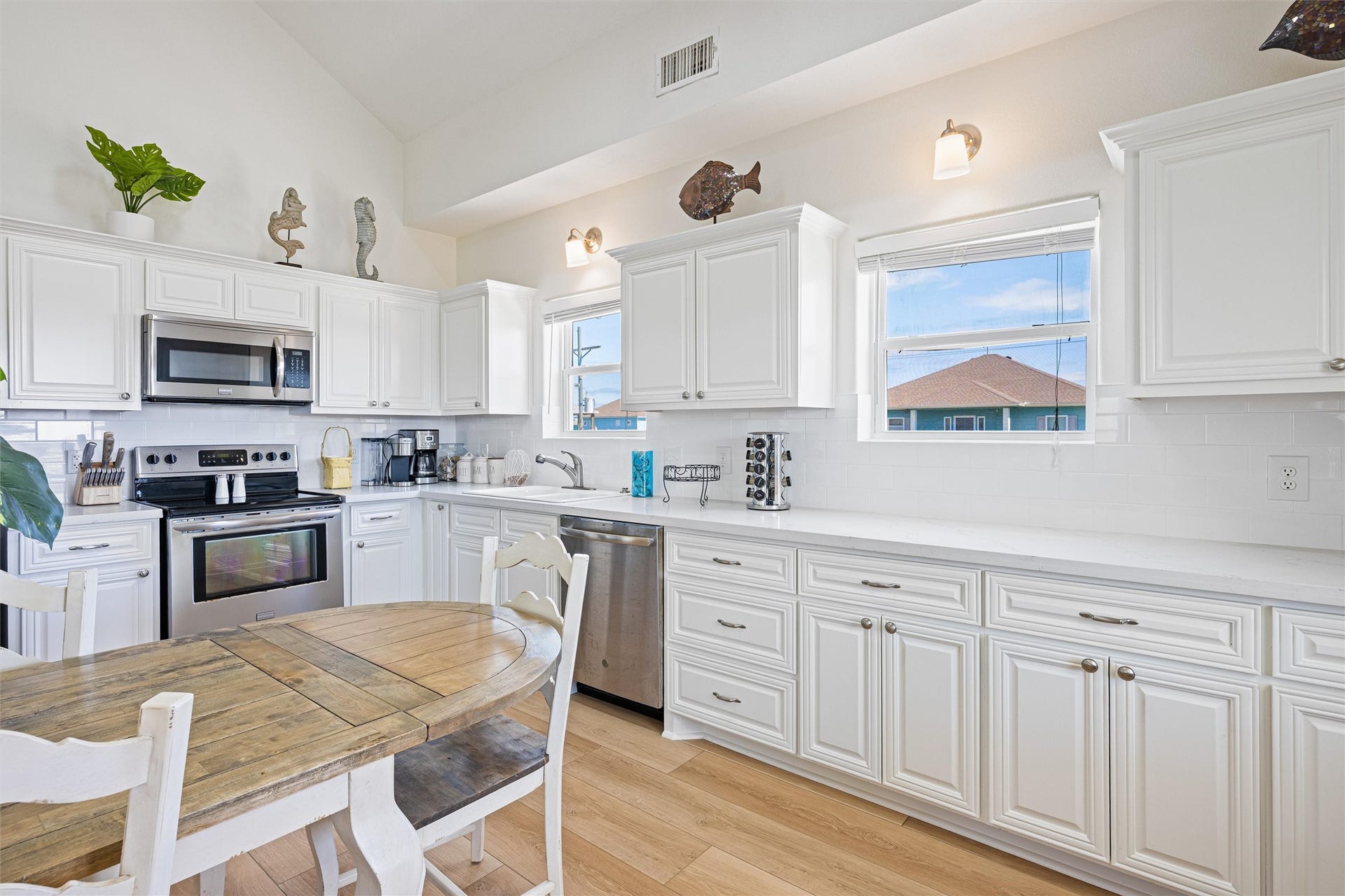 2011 Vista, Crystal Beach, TX 77650 2011 Vista, Crystal Beach, TX 77650