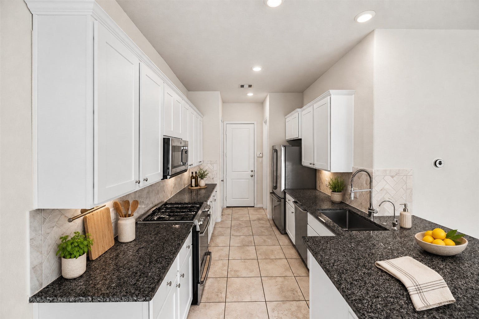 *virtual staging decor added*