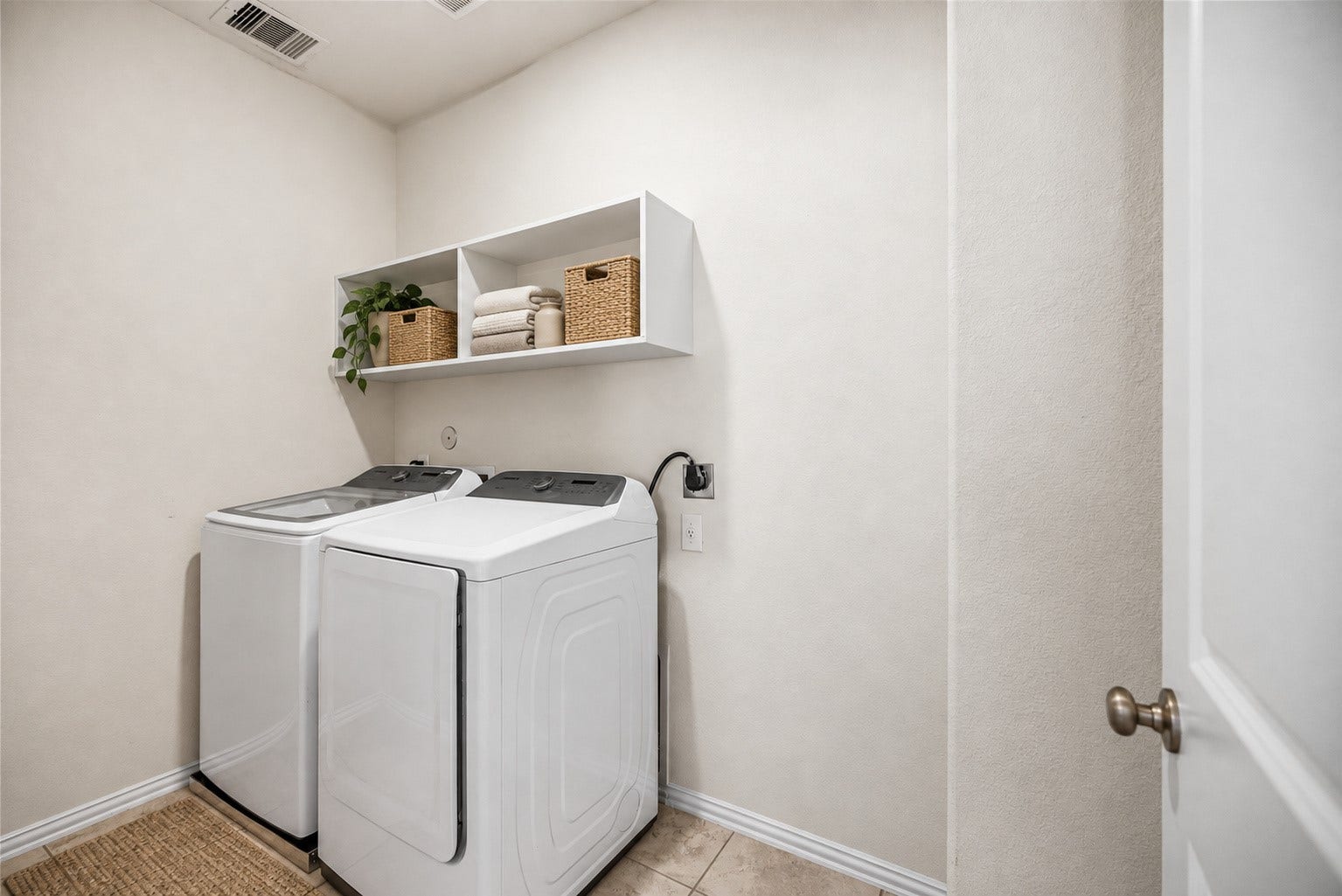 *virtual staging decor added*