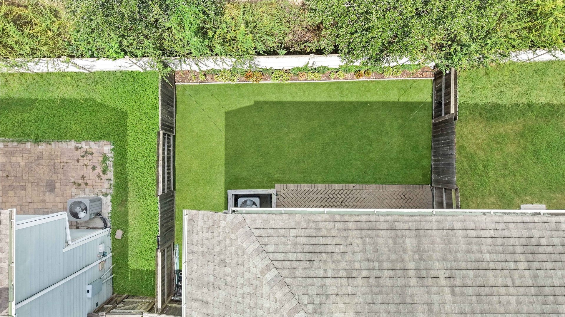 219 Club Crest Lane, Houston, TX 77009