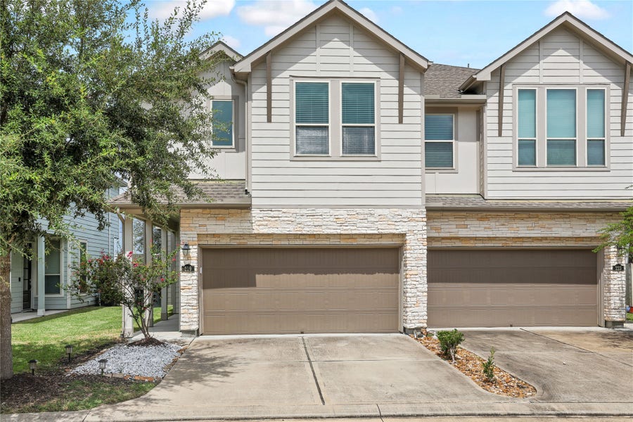 Property photo for 219 Club Crest Lane, Houston, TX
