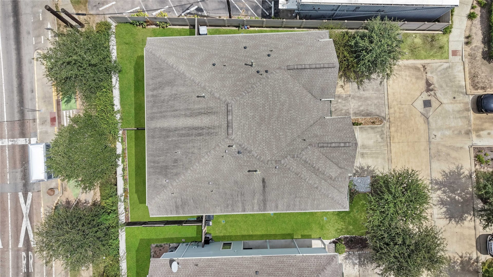 219 Club Crest Lane, Houston, TX 77009