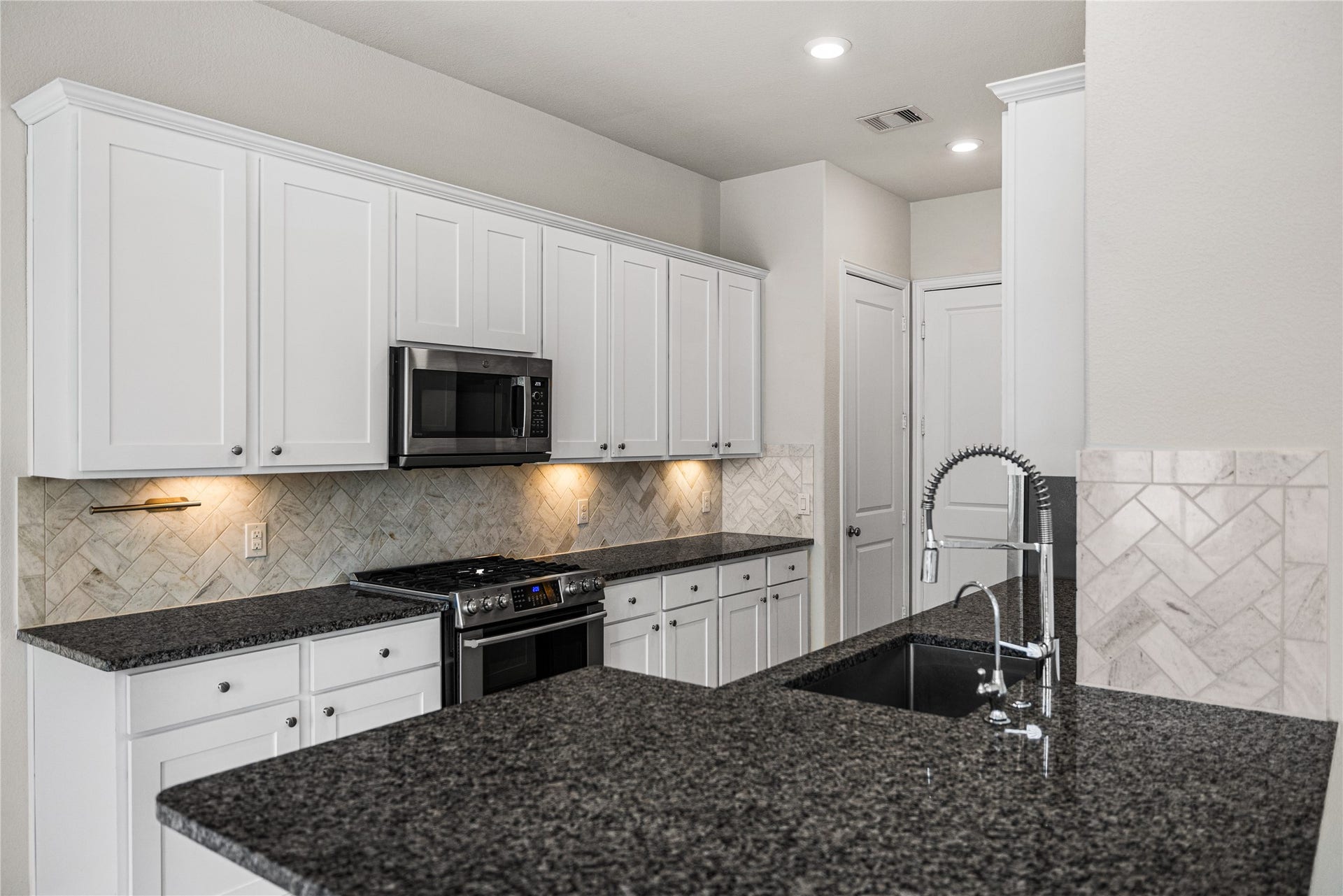219 Club Crest Lane, Houston, TX 77009