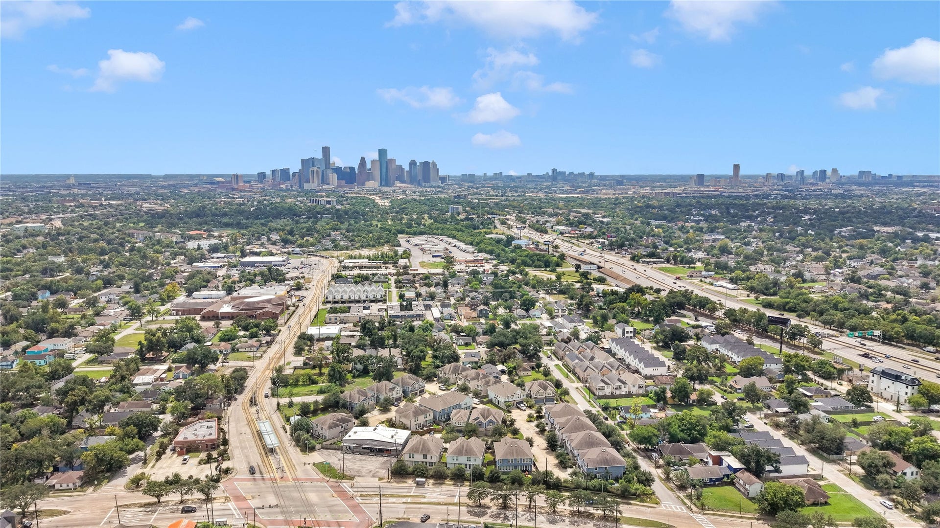 219 Club Crest Lane, Houston, TX 77009