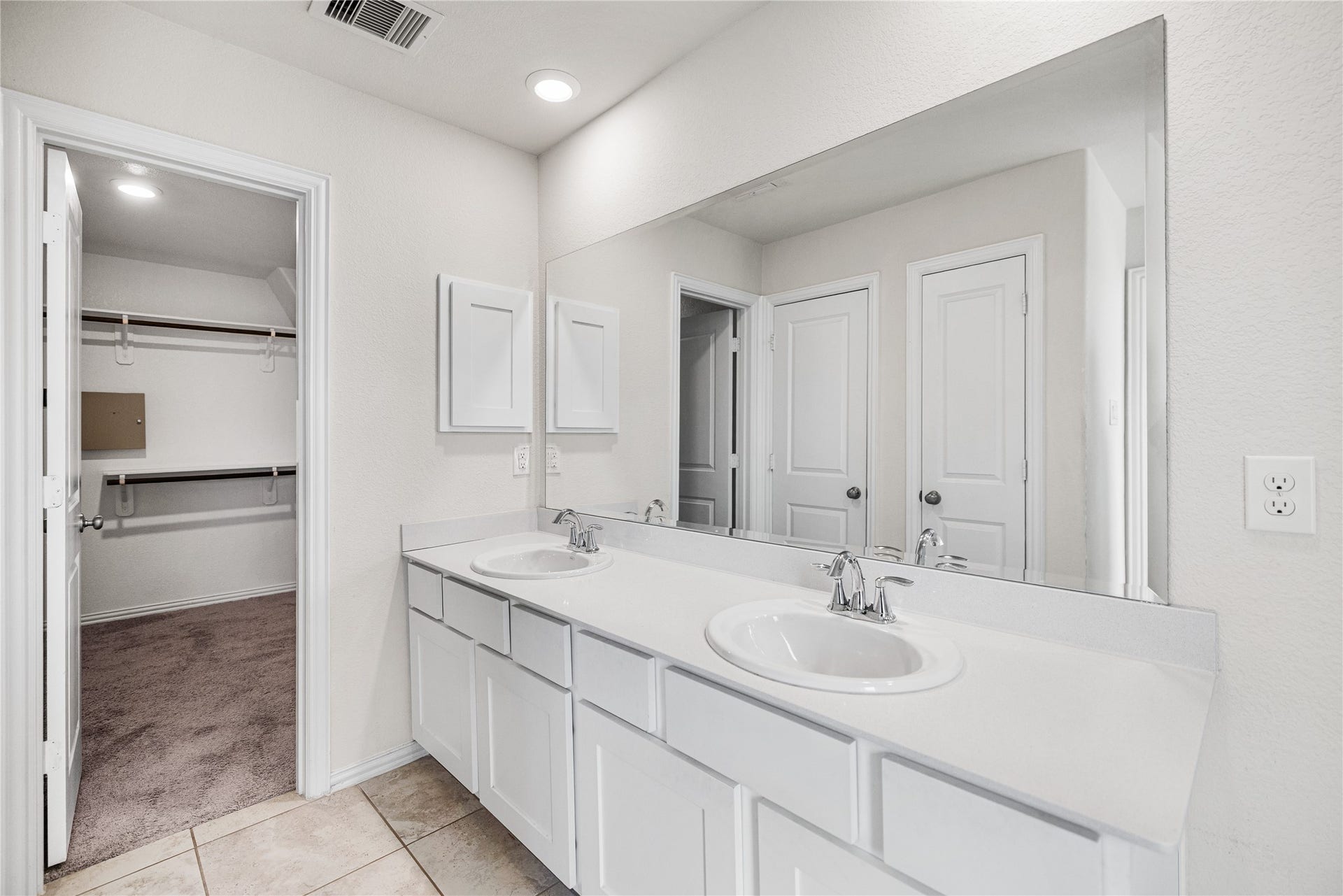219 Club Crest Lane, Houston, TX 77009
