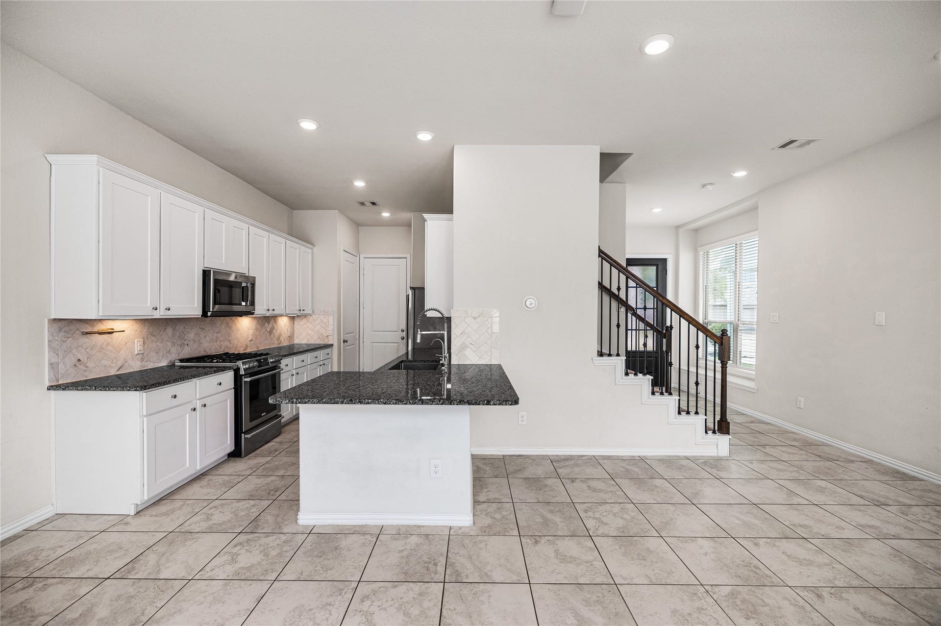219 Club Crest Lane, Houston, TX 77009