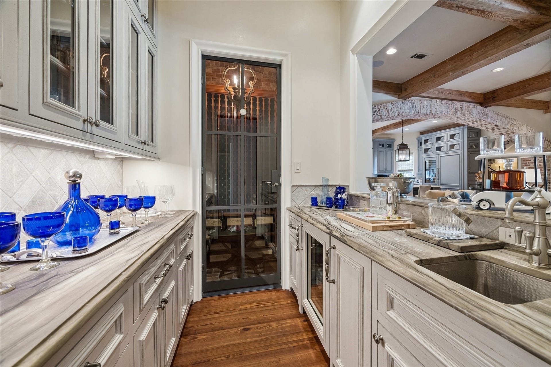 724 W Friar Tuck Lane, Houston, TX 77024 724 W Friar Tuck Lane, Houston, TX 77024