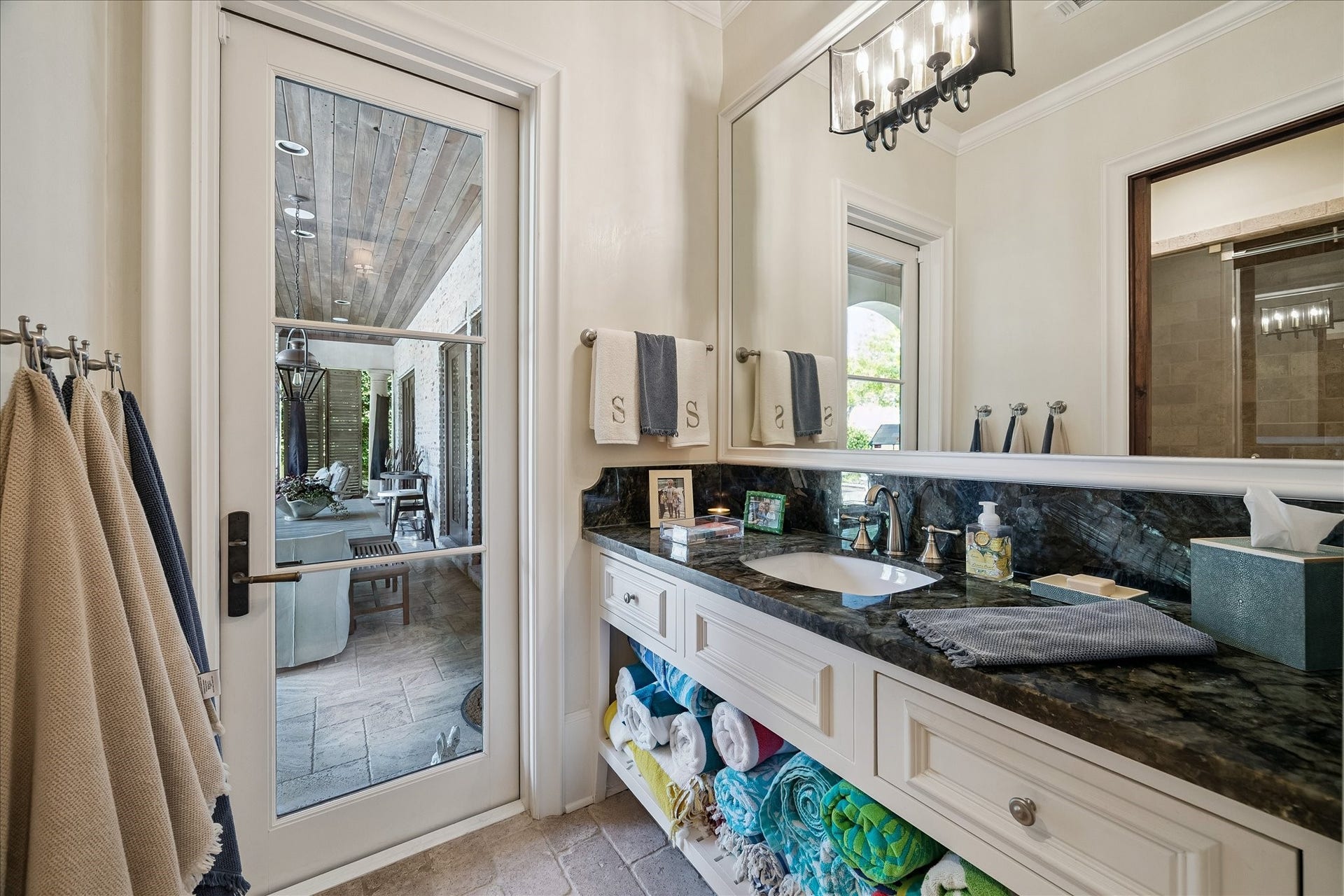 724 W Friar Tuck Lane, Houston, TX 77024 724 W Friar Tuck Lane, Houston, TX 77024