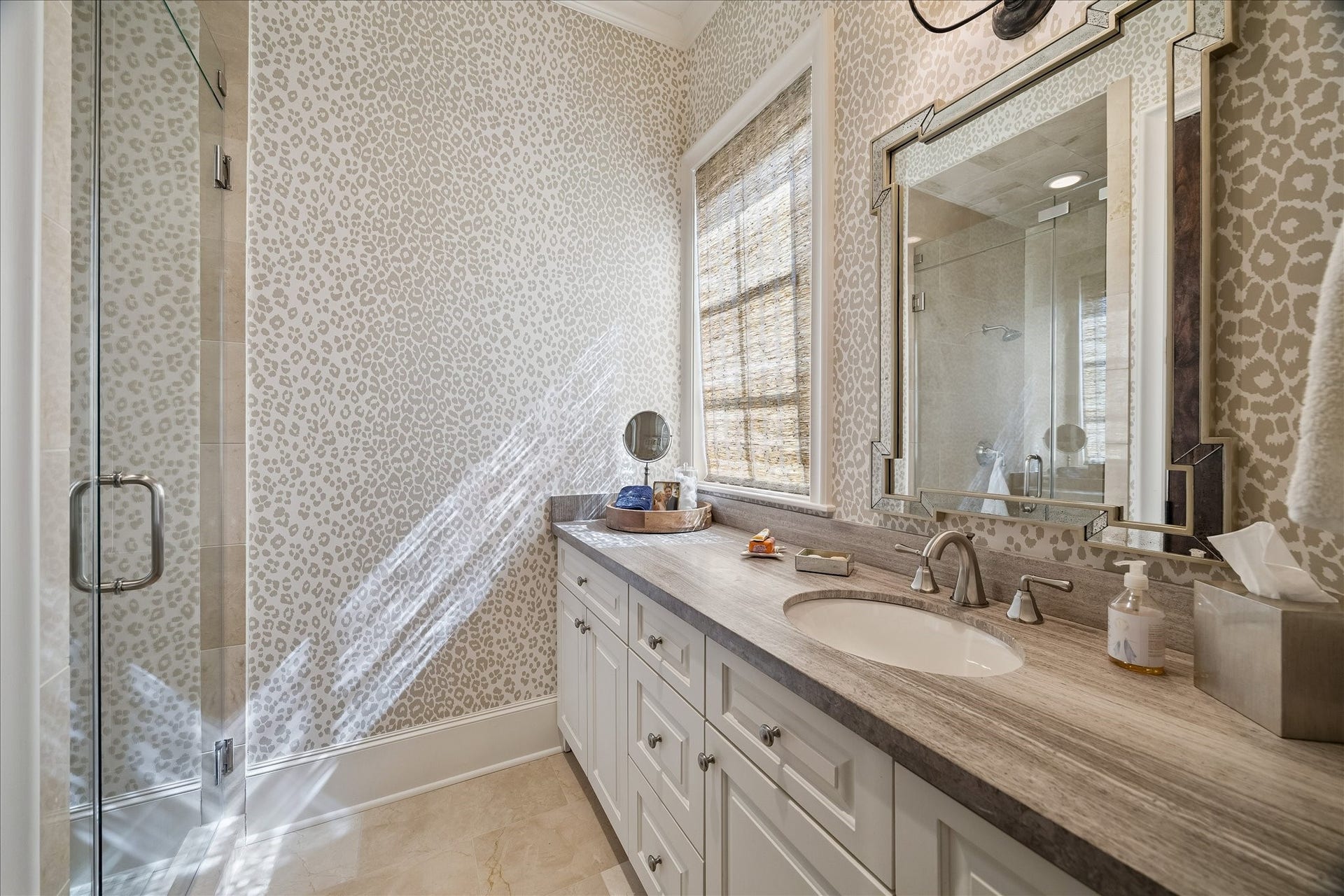 724 W Friar Tuck Lane, Houston, TX 77024 724 W Friar Tuck Lane, Houston, TX 77024