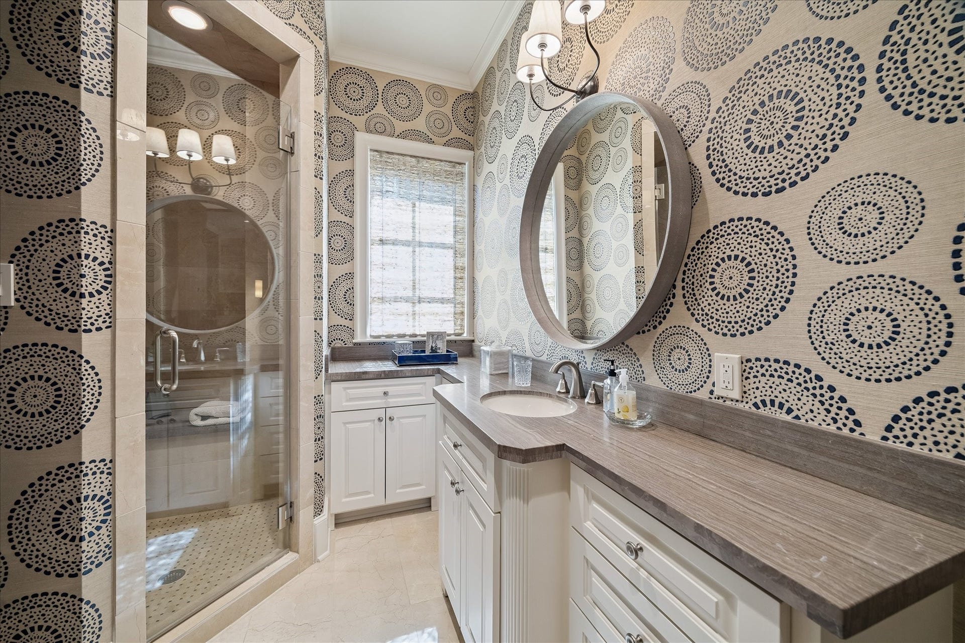 724 W Friar Tuck Lane, Houston, TX 77024 724 W Friar Tuck Lane, Houston, TX 77024