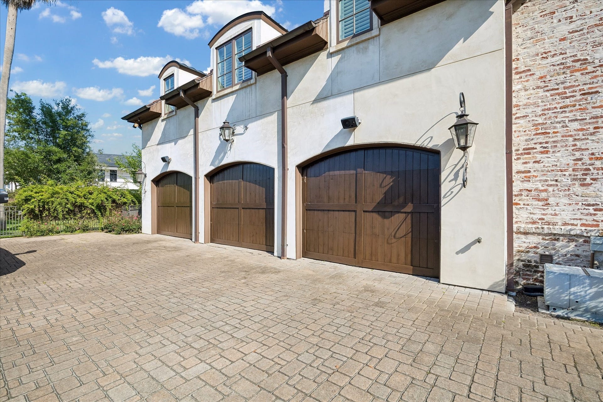 724 W Friar Tuck Lane, Houston, TX 77024 724 W Friar Tuck Lane, Houston, TX 77024