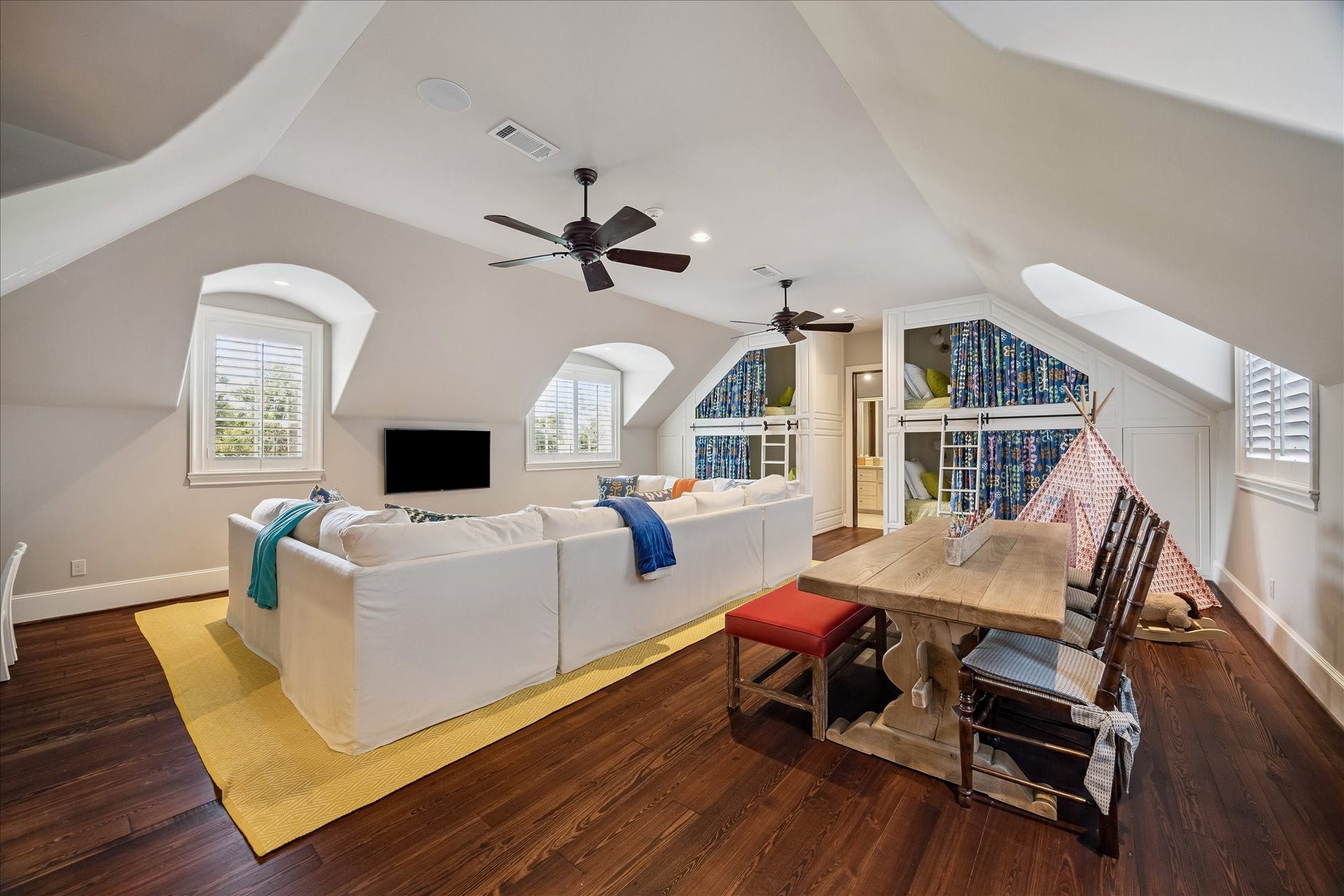 724 W Friar Tuck Lane, Houston, TX 77024 724 W Friar Tuck Lane, Houston, TX 77024