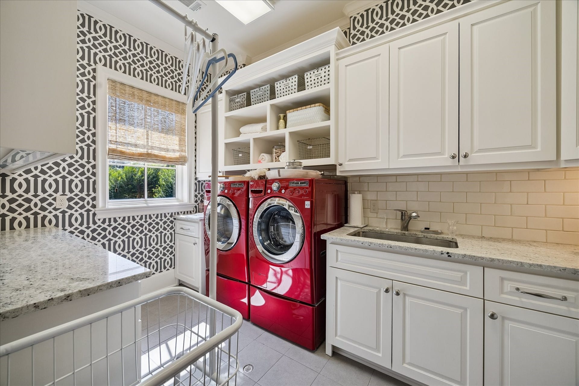 724 W Friar Tuck Lane, Houston, TX 77024 724 W Friar Tuck Lane, Houston, TX 77024