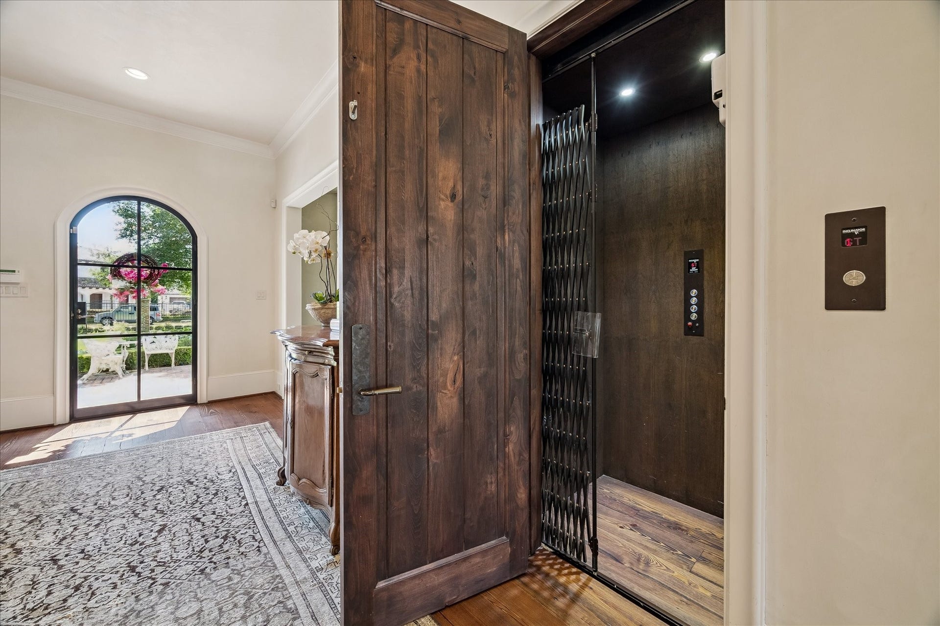 724 W Friar Tuck Lane, Houston, TX 77024 724 W Friar Tuck Lane, Houston, TX 77024