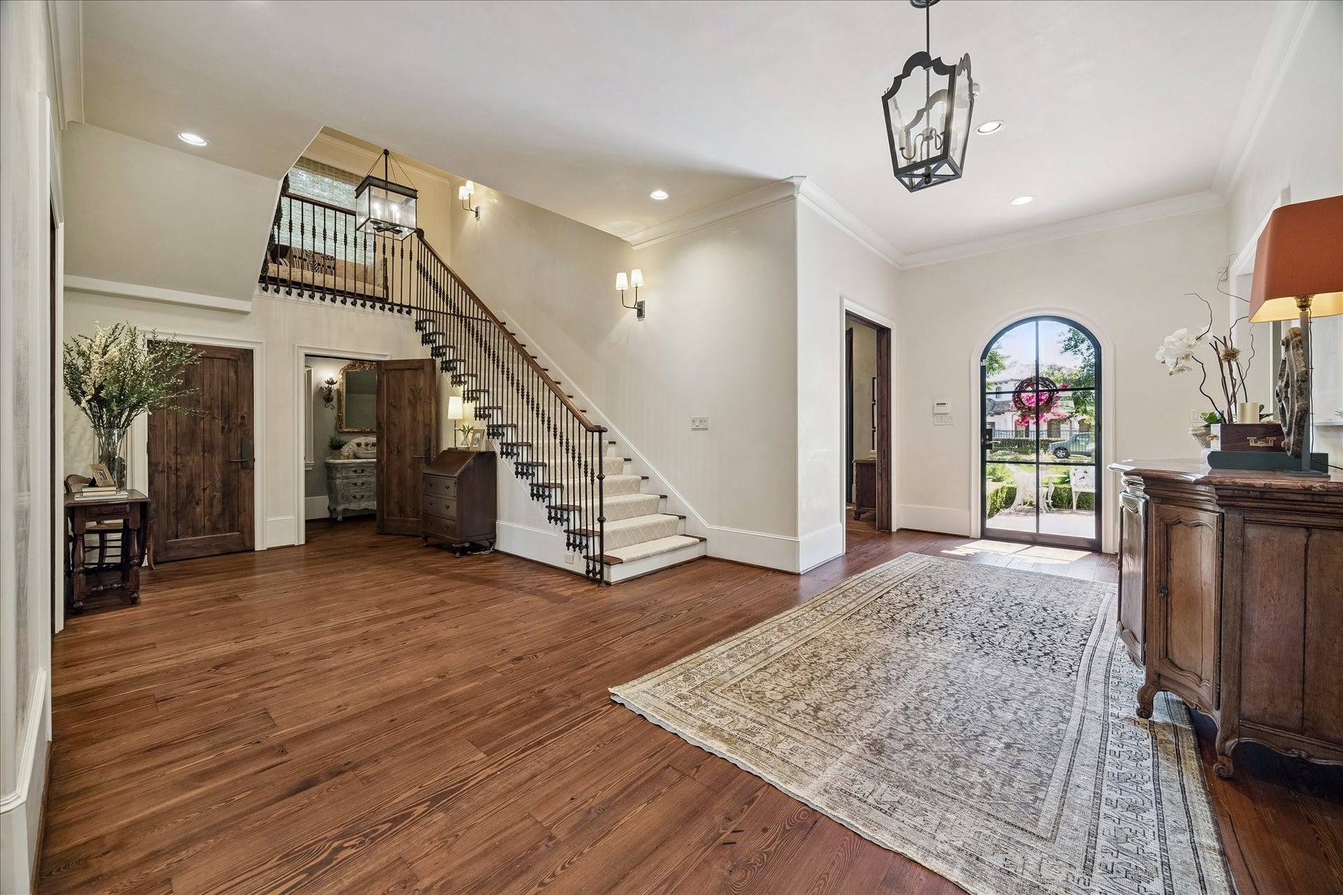 724 W Friar Tuck Lane, Houston, TX 77024 724 W Friar Tuck Lane, Houston, TX 77024