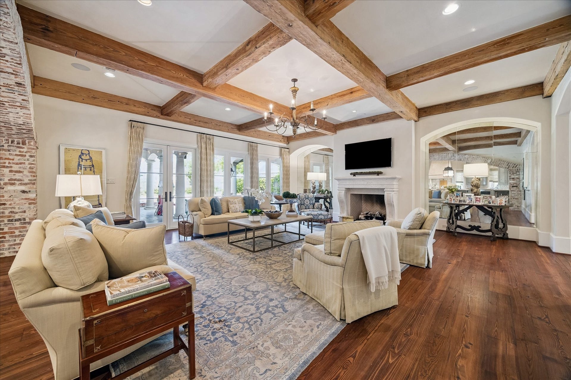 724 W Friar Tuck Lane, Houston, TX 77024 724 W Friar Tuck Lane, Houston, TX 77024