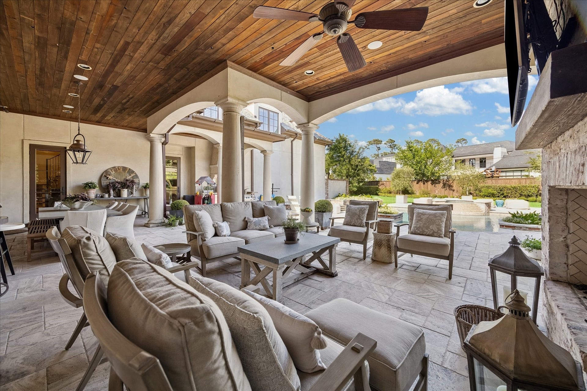 724 W Friar Tuck Lane, Houston, TX 77024 724 W Friar Tuck Lane, Houston, TX 77024