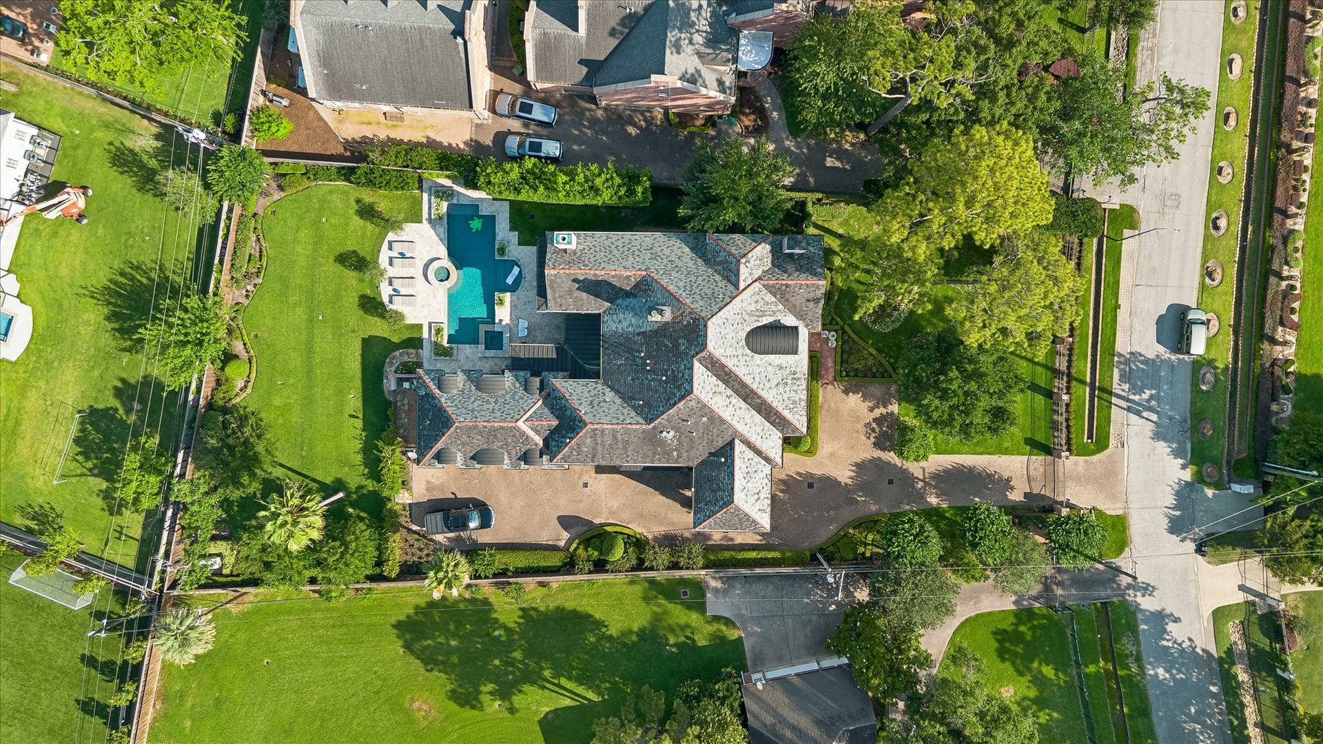 724 W Friar Tuck Lane, Houston, TX 77024 724 W Friar Tuck Lane, Houston, TX 77024