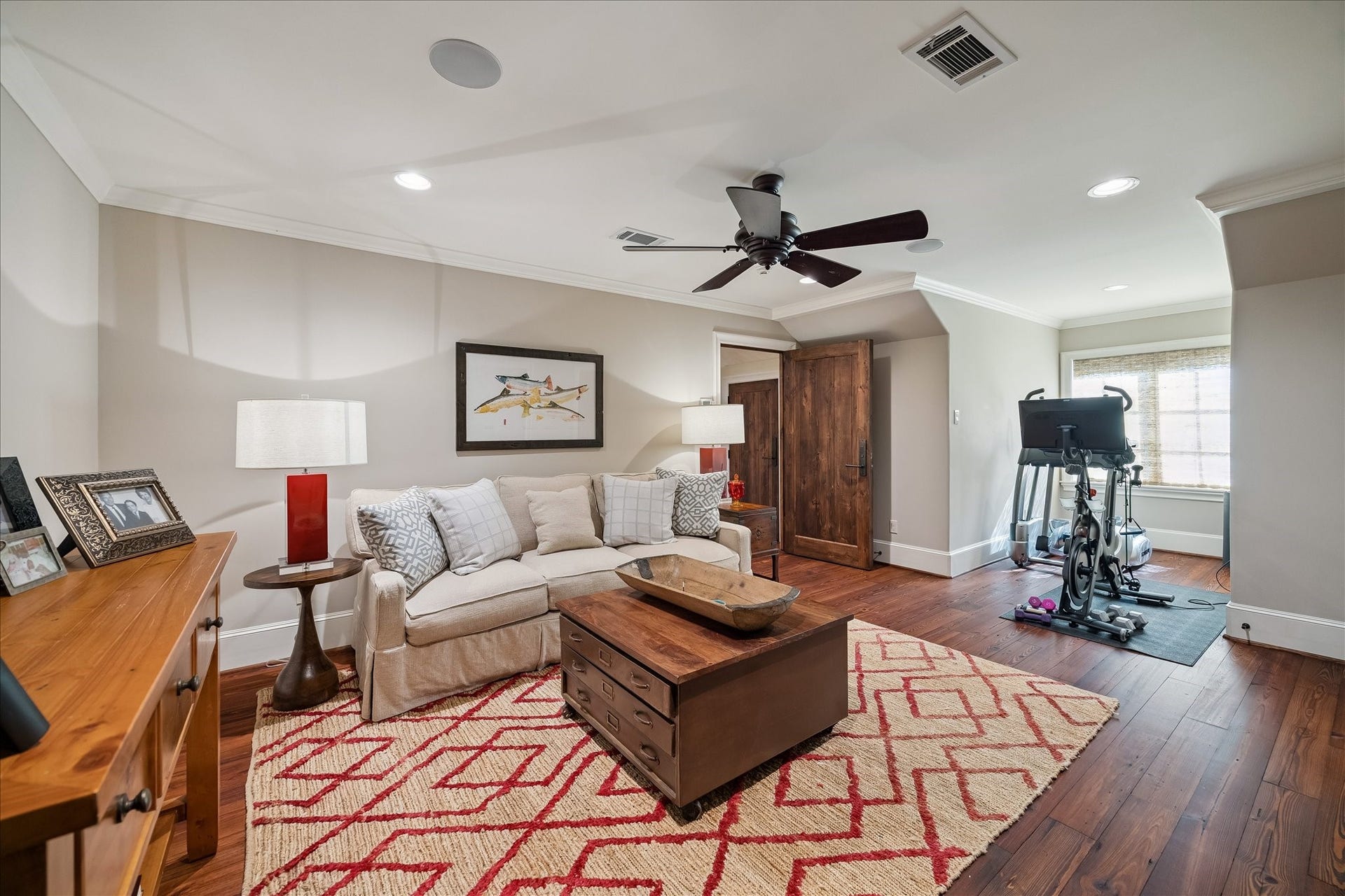 724 W Friar Tuck Lane, Houston, TX 77024 724 W Friar Tuck Lane, Houston, TX 77024
