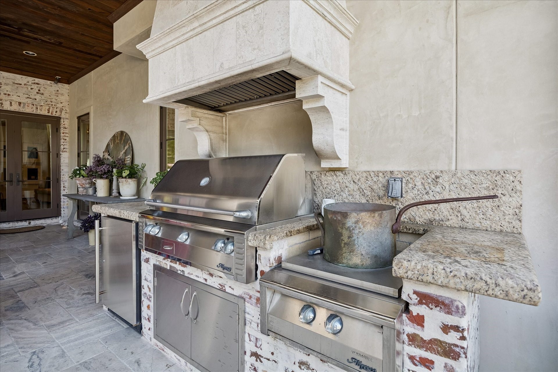 724 W Friar Tuck Lane, Houston, TX 77024 724 W Friar Tuck Lane, Houston, TX 77024