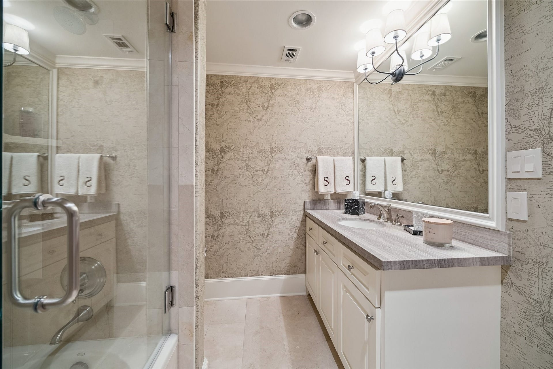 724 W Friar Tuck Lane, Houston, TX 77024 724 W Friar Tuck Lane, Houston, TX 77024