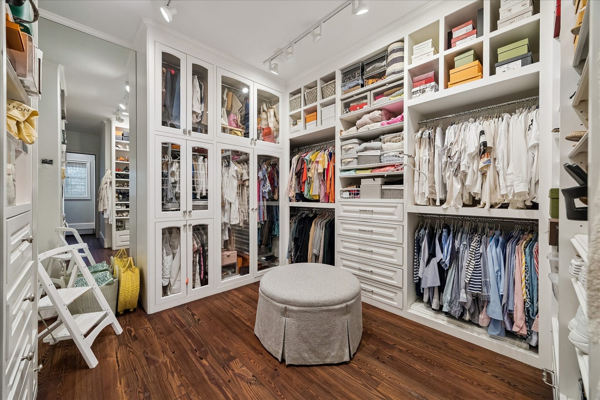 724 W Friar Tuck Lane, Houston, TX 77024 724 W Friar Tuck Lane, Houston, TX 77024