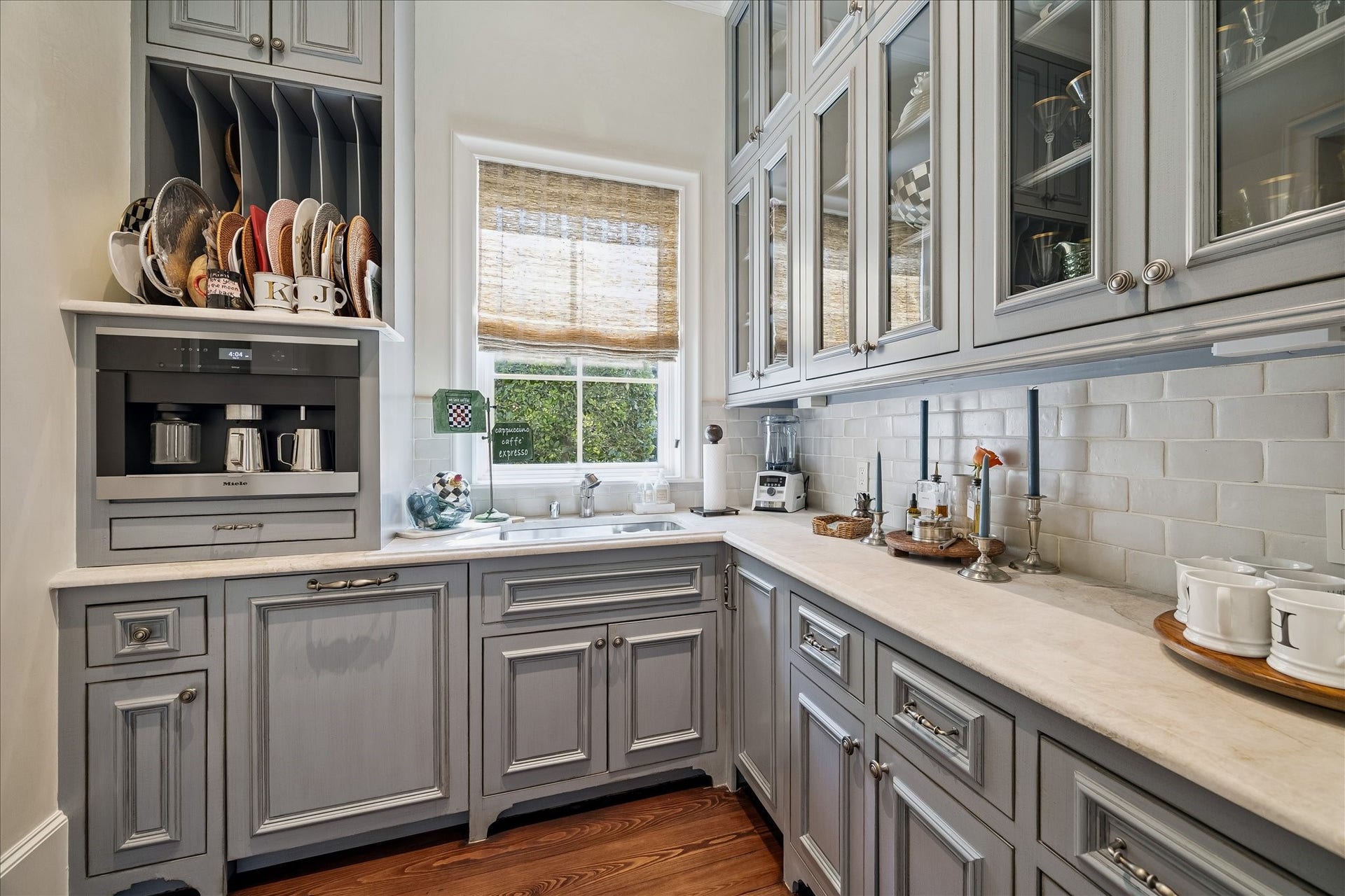 724 W Friar Tuck Lane, Houston, TX 77024 724 W Friar Tuck Lane, Houston, TX 77024