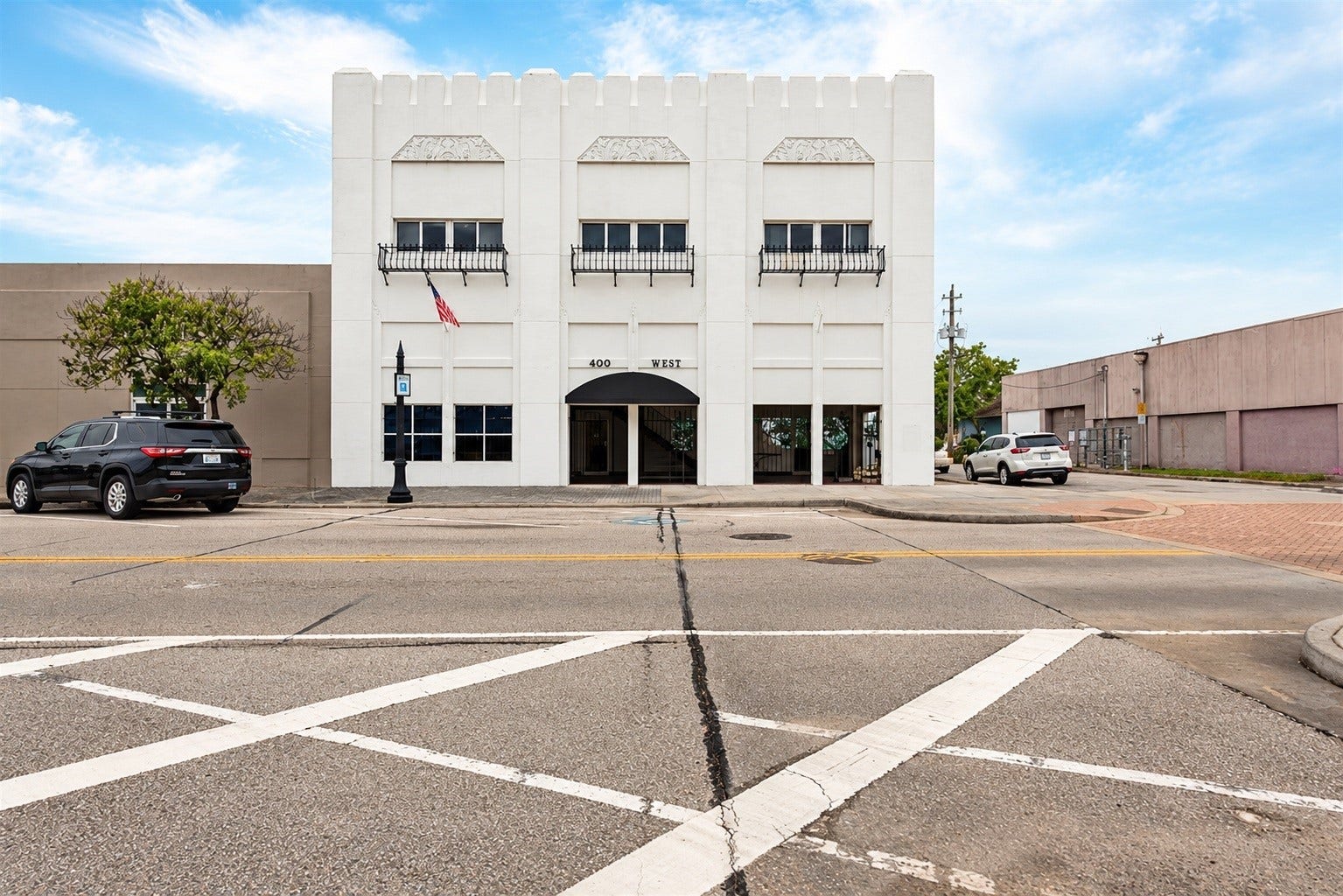 400 W Texas Ave, Baytown, TX 77422 Building View