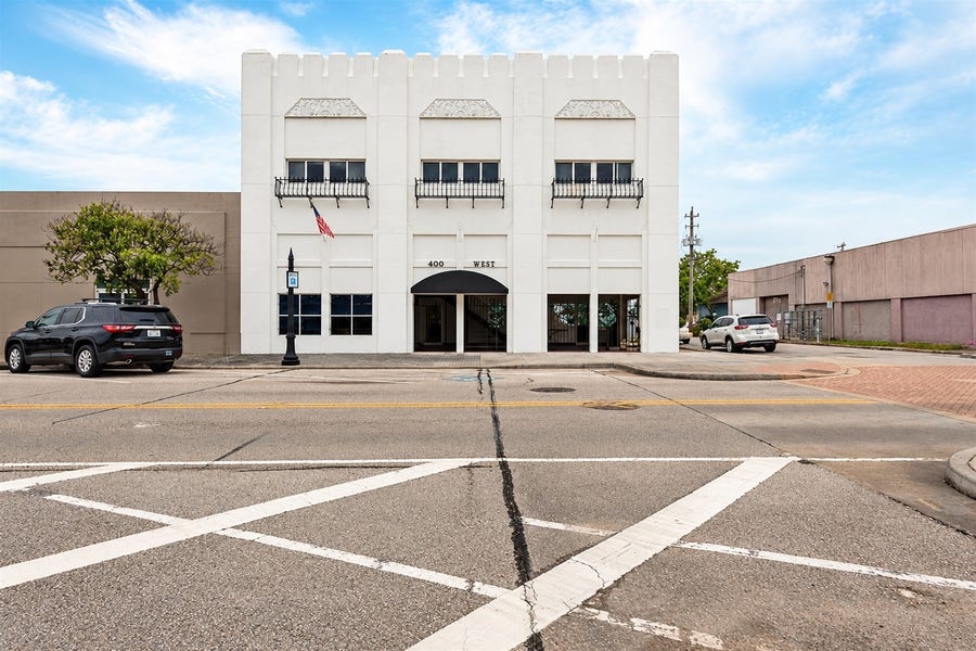 Property photo for 400 W Texas Ave, Baytown, TX
