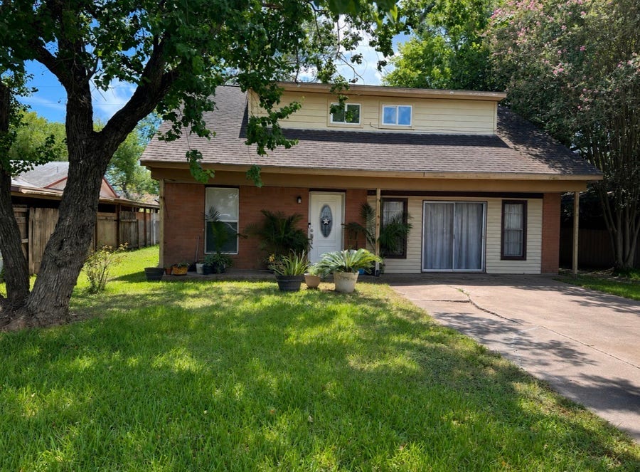 Property photo for 17010 Woodburn Drive, Houston, TX