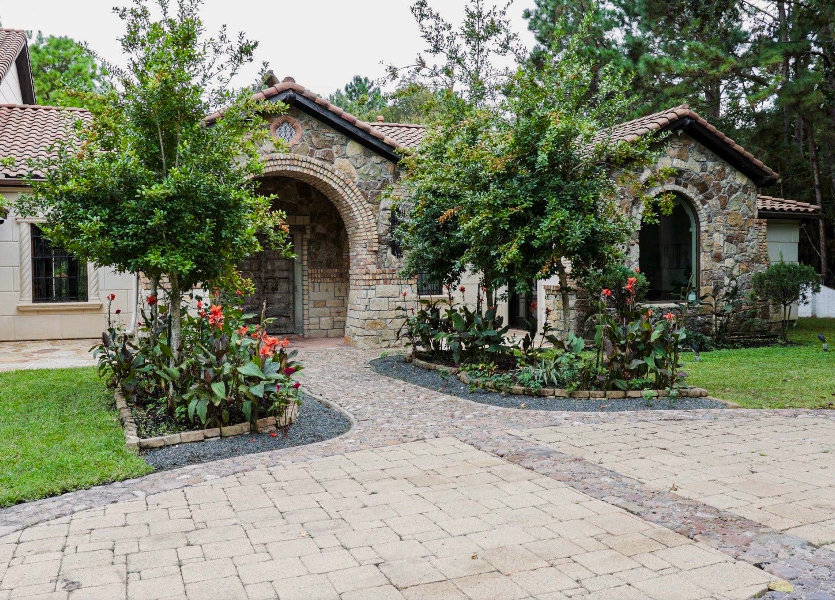2426 Blue Lake Drive, Magnolia, TX 77354